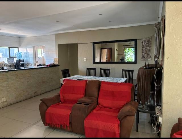 5 BEDROOM FREEHOLD FOR SALE IN CROYDON
